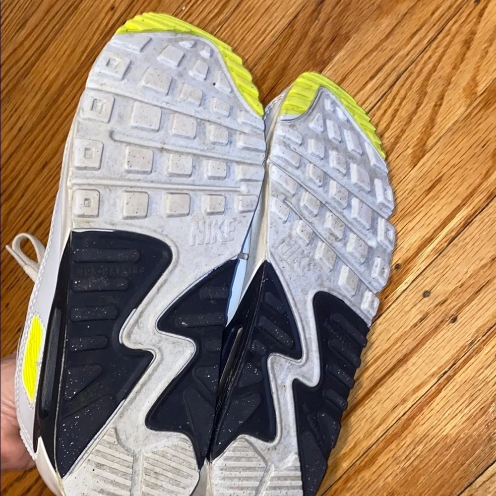Nike Air Max size 5.5 Kids White and Yellow Sneakers